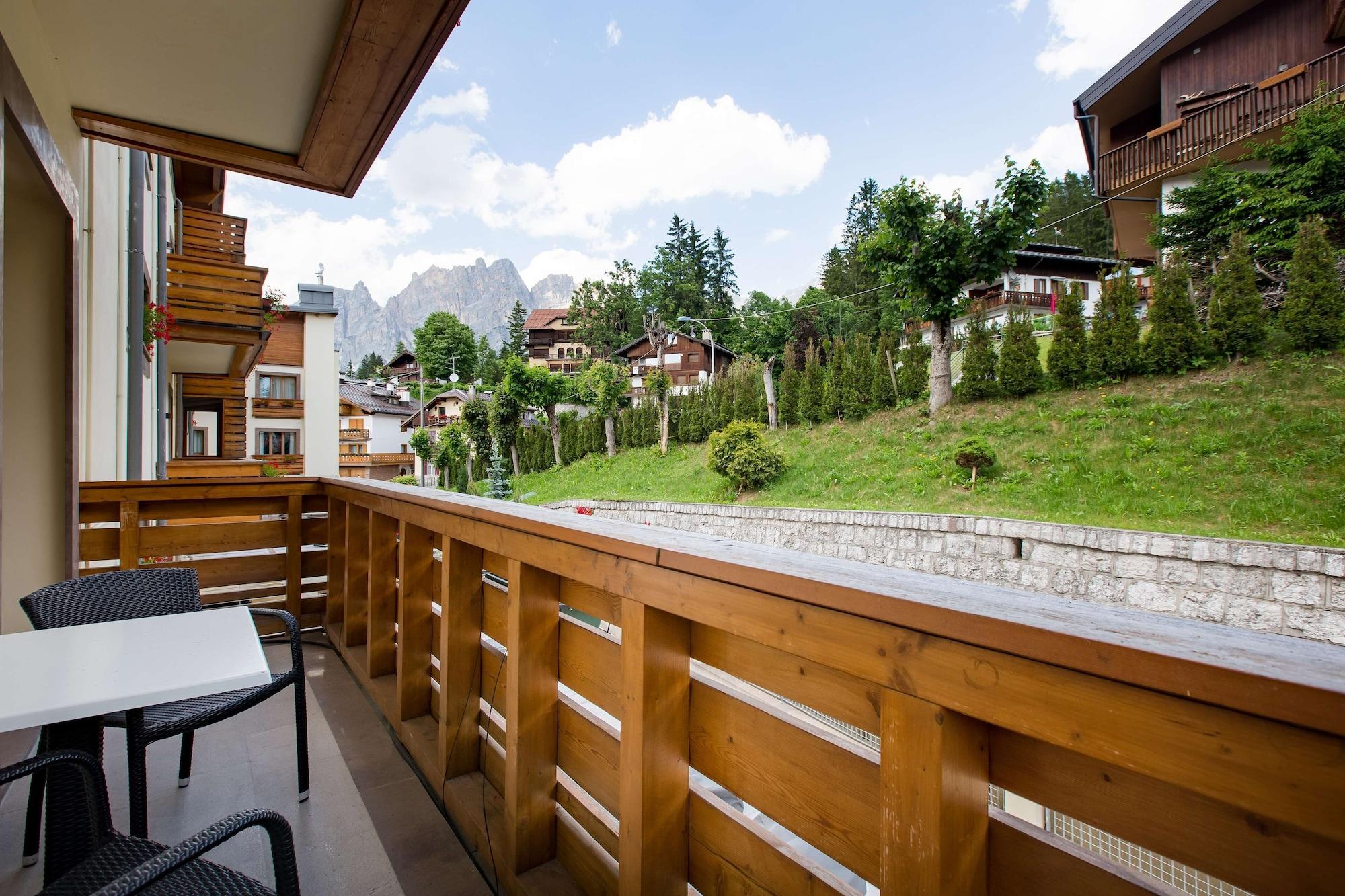 Radisson Residences Savoia Palace Кортина д'Ампецо Екстериор снимка