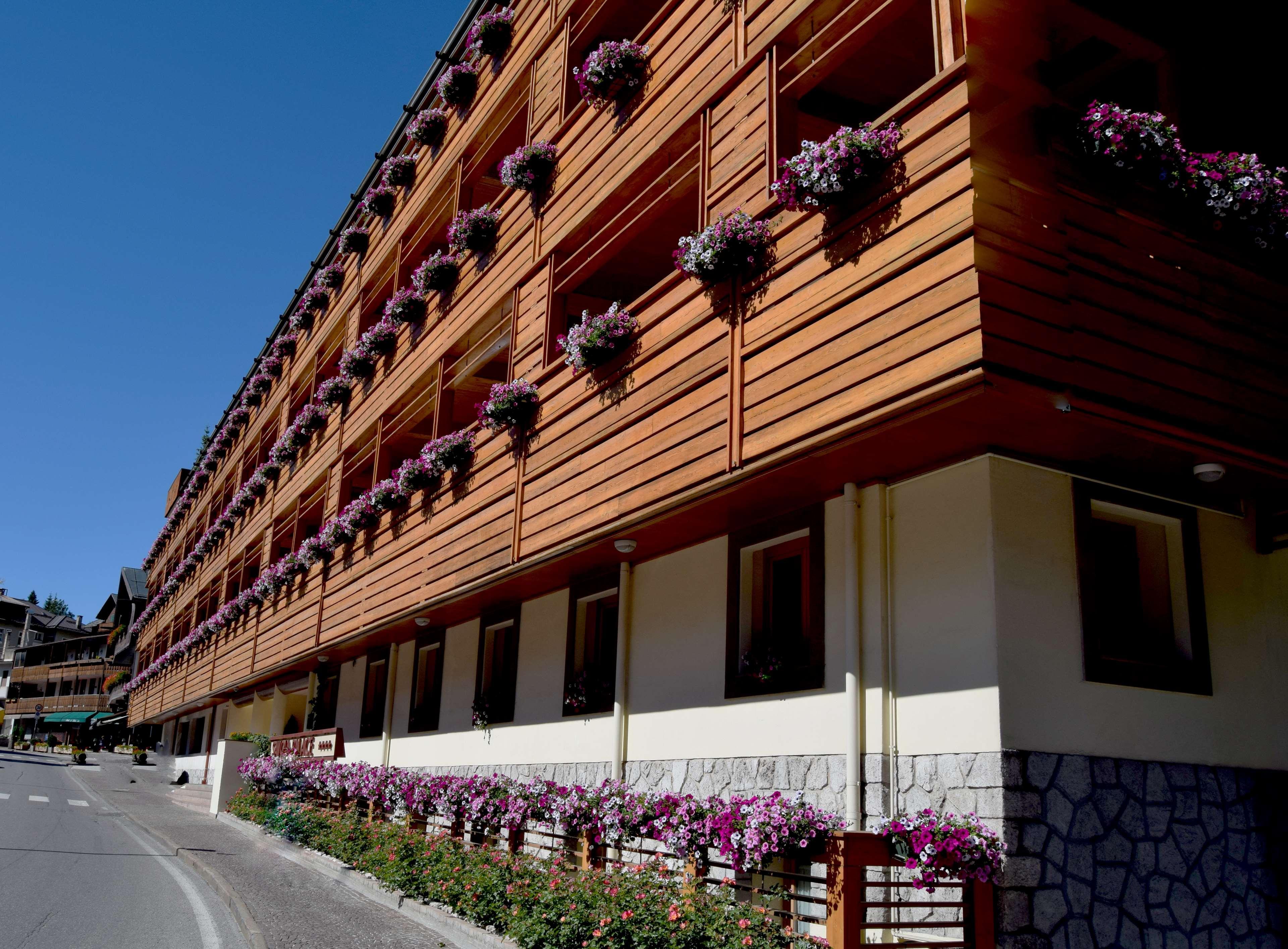 Radisson Residences Savoia Palace Кортина д'Ампецо Екстериор снимка
